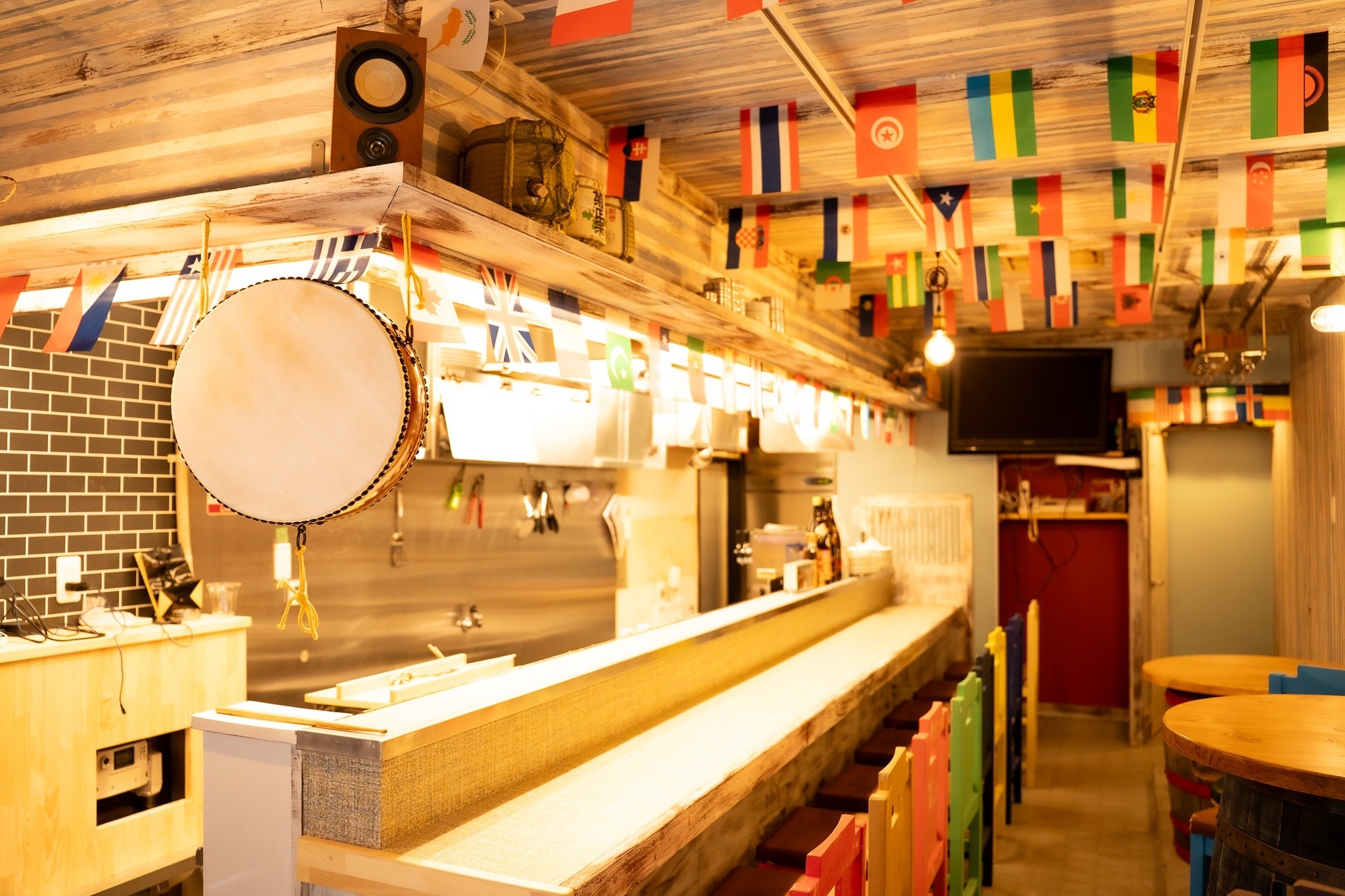 MICHIKUSA's counter, taiko drum and international flags